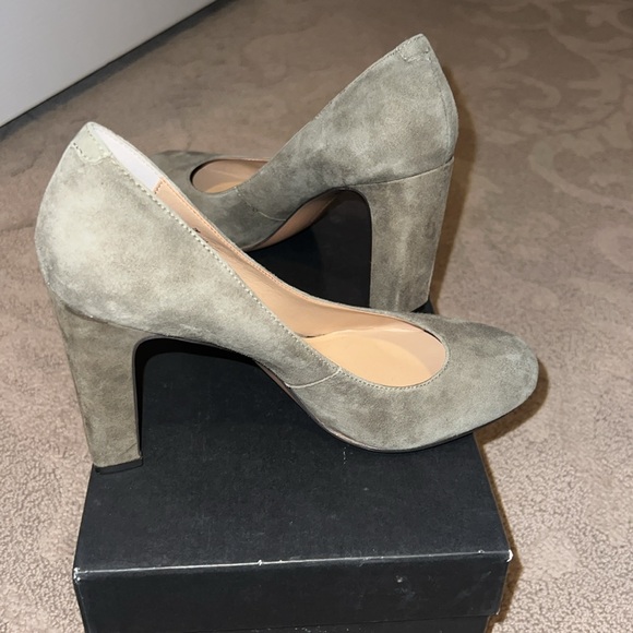 Heels - Picture 1 of 5